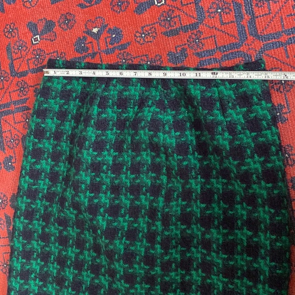 SOLDSOLDSOLD Two piece vintage wool skirt suit - Picture 8 of 9